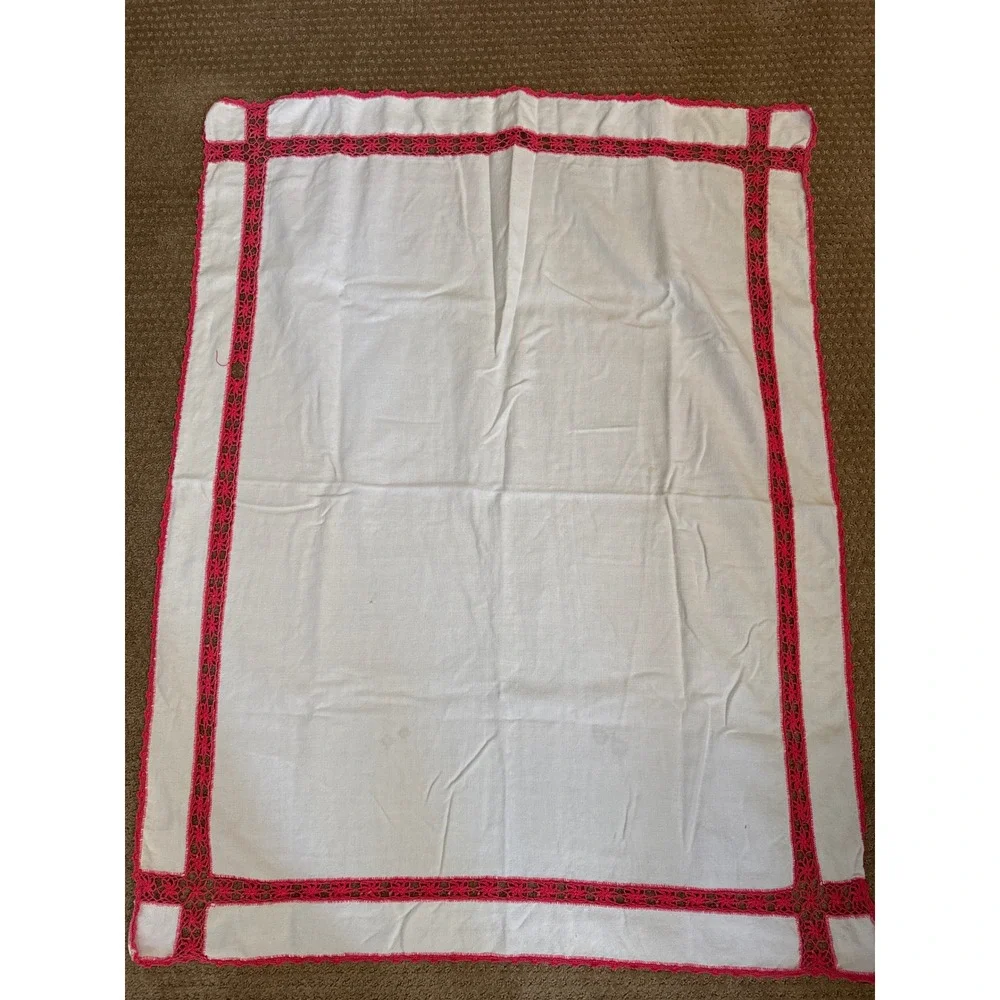 Vintage White Linen Tablecloth Hot Pink Crochet Lace Floral Inset 44x33.5 Boho